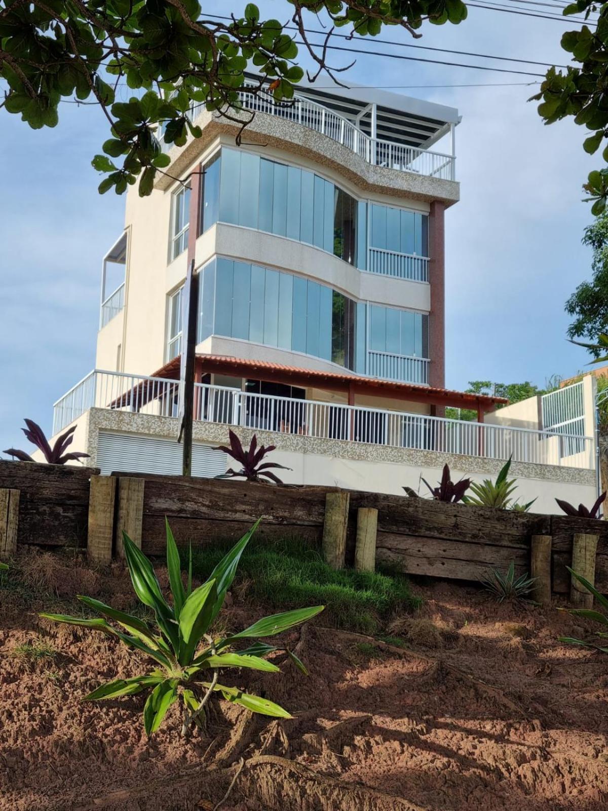 Ipe Amarelo - Frente Ao Mar Na Praia De Meaipe, Guarapari Exterior foto