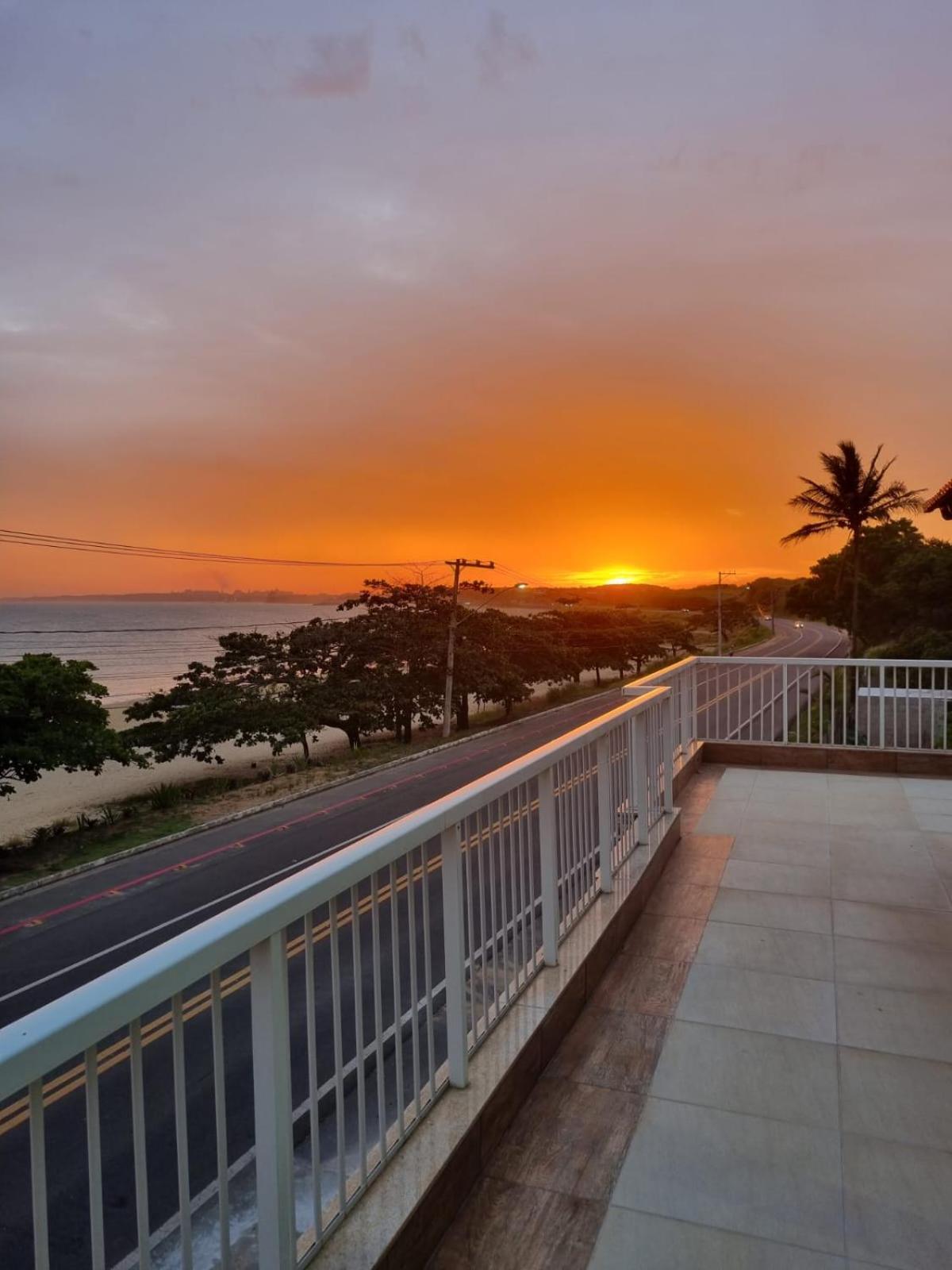 Ipe Amarelo - Frente Ao Mar Na Praia De Meaipe, Guarapari Exterior foto